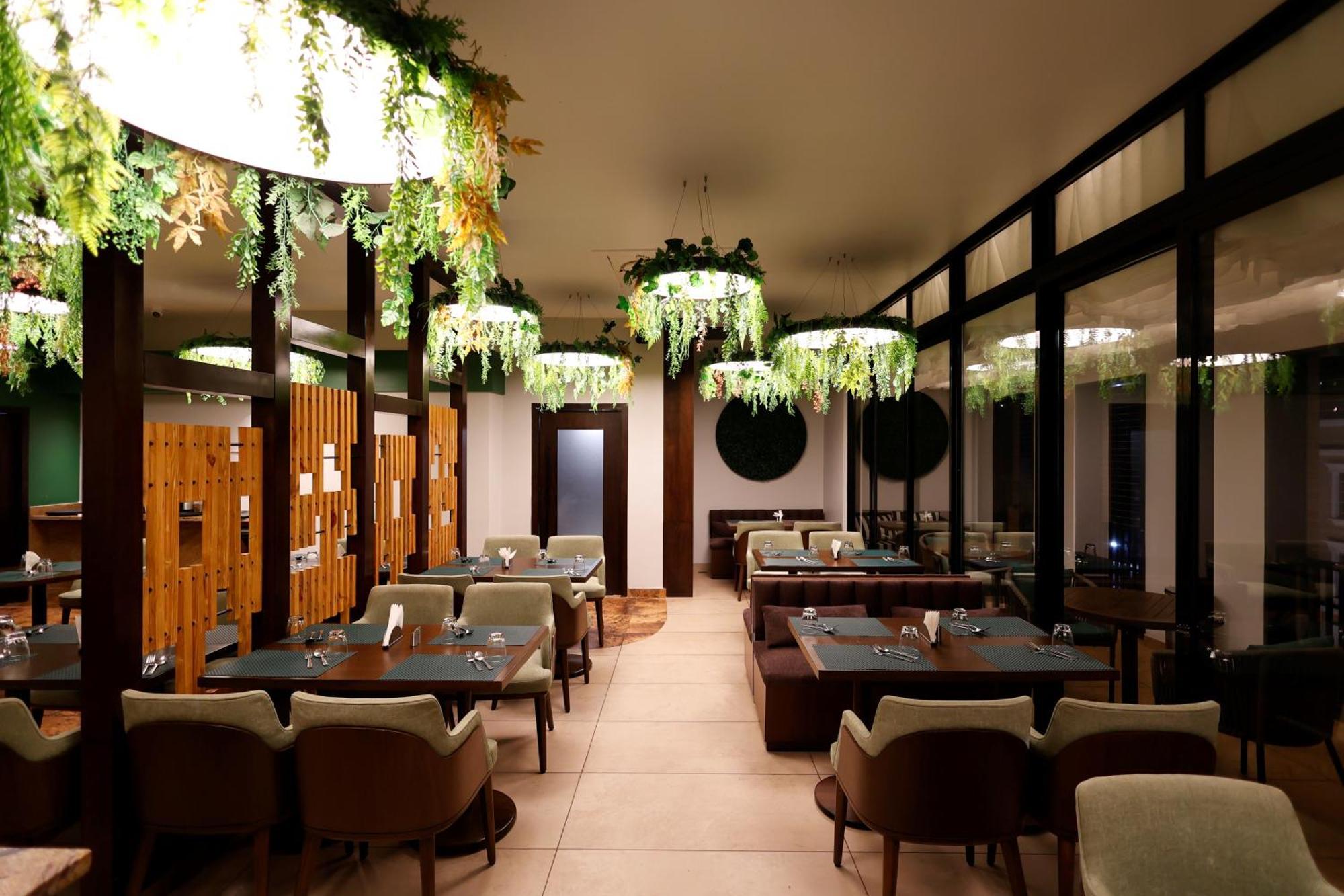 Quality Inn City Centre Varanasi Exterior photo