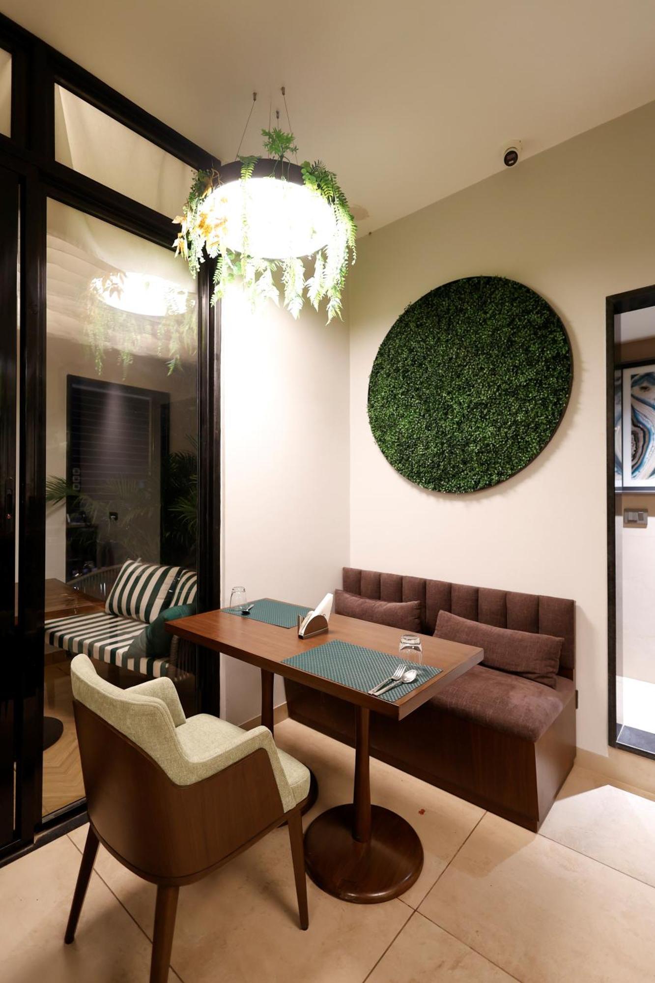 Quality Inn City Centre Varanasi Exterior photo
